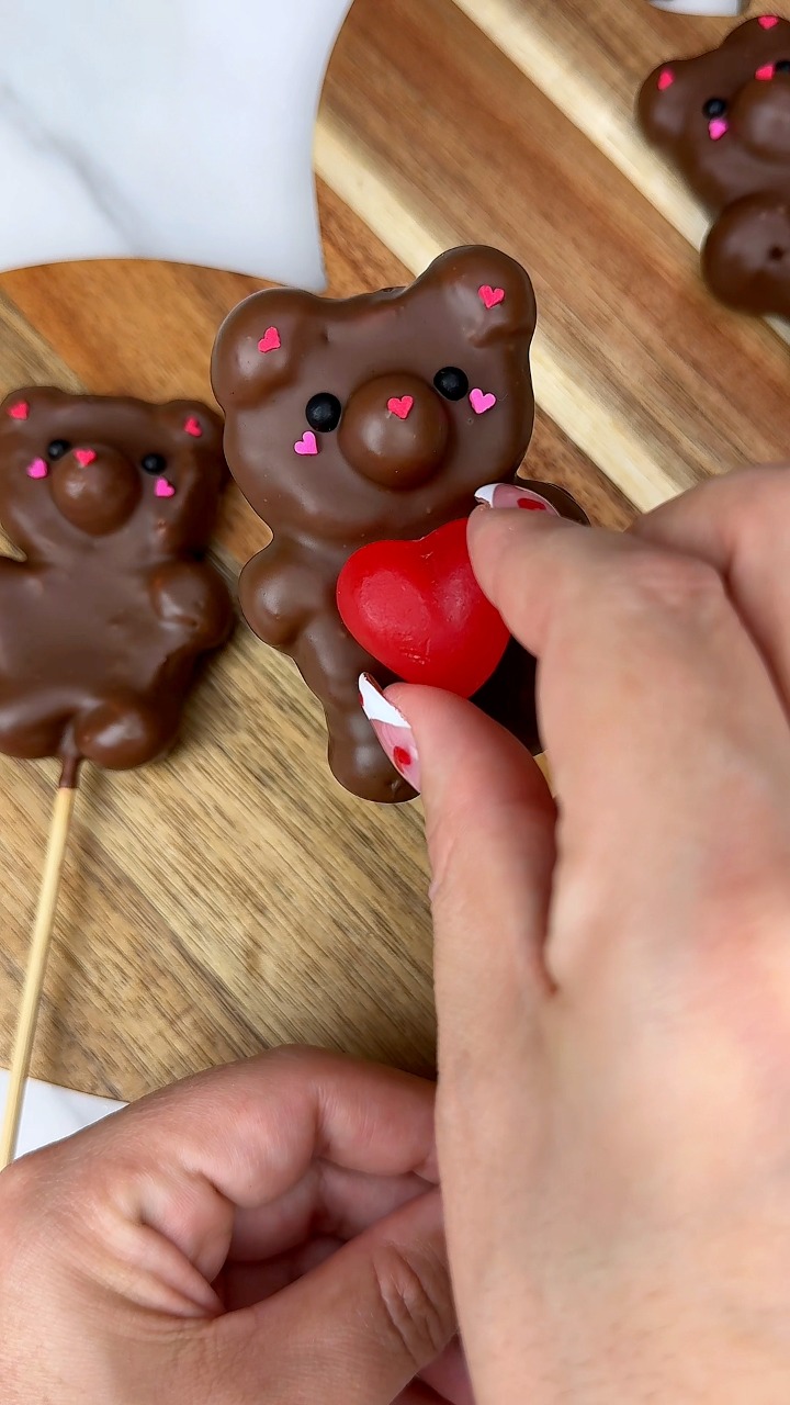 Marshmallow Cookie Bears 🧸♥️ Did you know you can bake