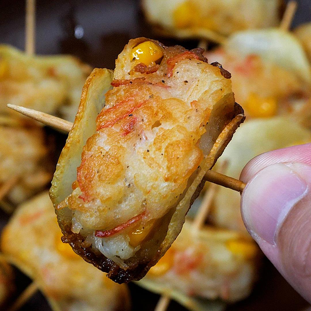 【はんぺんとカニカマを混ぜるだけでおつまみ！】食感最高♡サクふわ！はんぺんとカニカマの揚げ焼きポテトサンド風 / Hanpen Stuffed ...