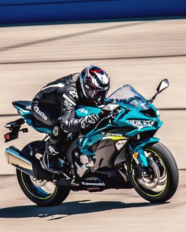 Double the fun with the #NinjaZX6R and Ninja ZX-6R KRT Edition