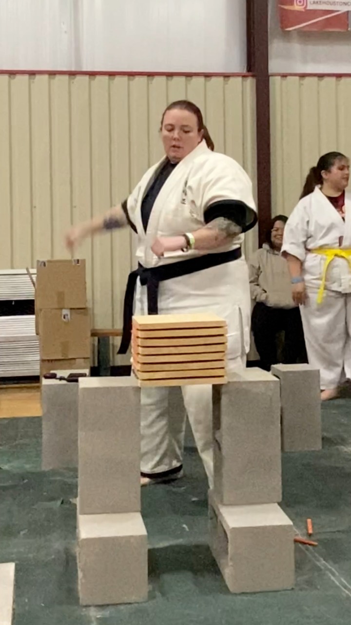 Testing Power | Black Belt Women’s Hammer Fist Martial Arts Breaking ...