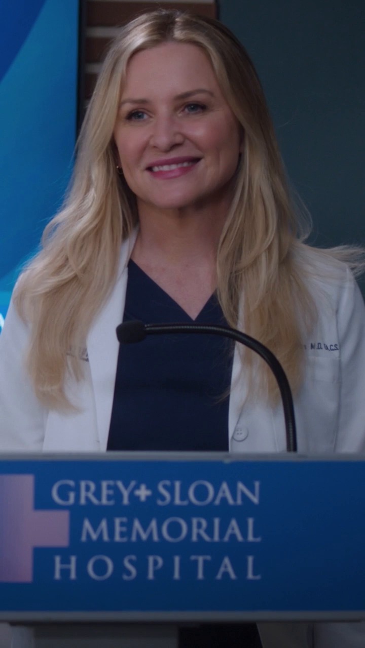 ARIZONA ROBBINS RETURNS TO GREYS ANATOMY THIS WEEK 🤩