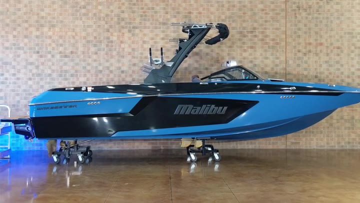𝙎𝙈𝙊𝙊𝙏𝙃 😏 We don't like to play favorites but this boat