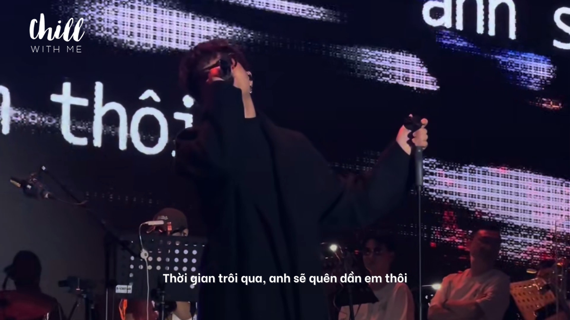 Phút chốc yêu thương âm thầm rụng rơi.. Video / nglong121 | CHILL ...
