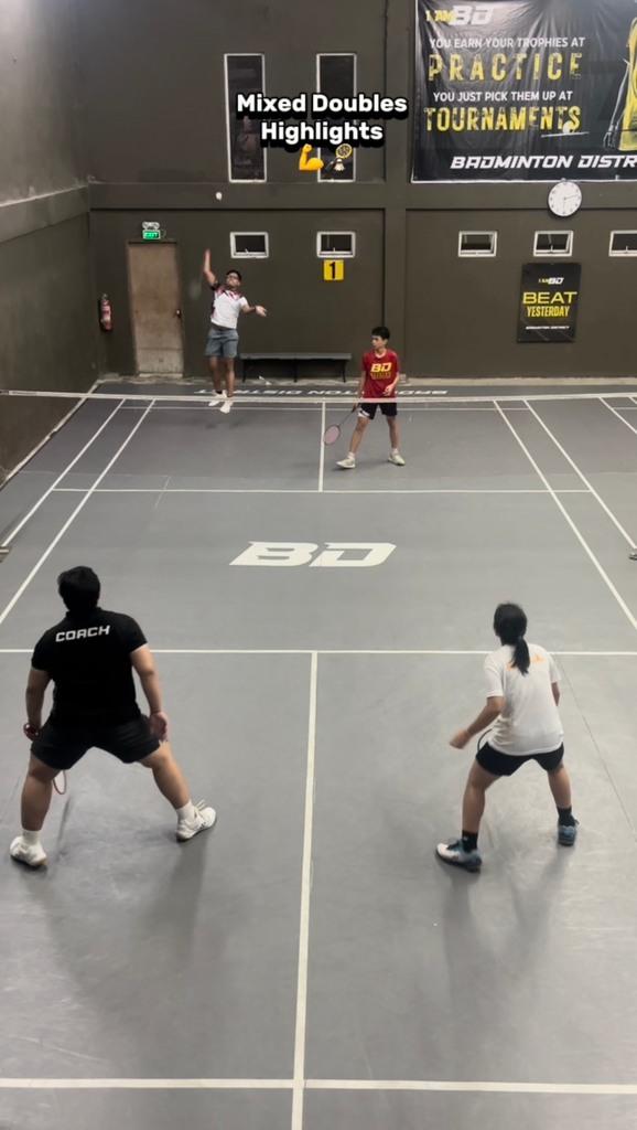 Mixed Doubles with Naomi against Coach Rein and Ivan 🏸 Great Match guys ...