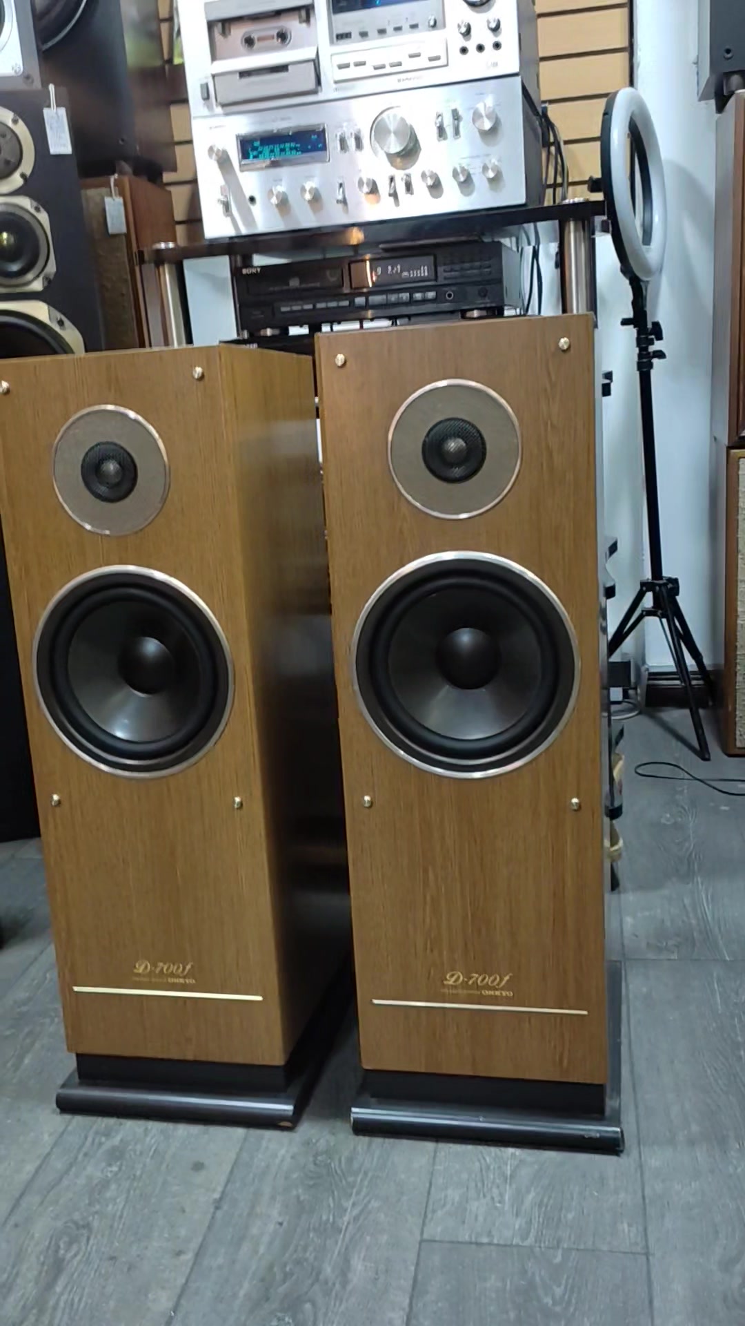 Onkyo D700f, ideal para tu sala. Especificaciones