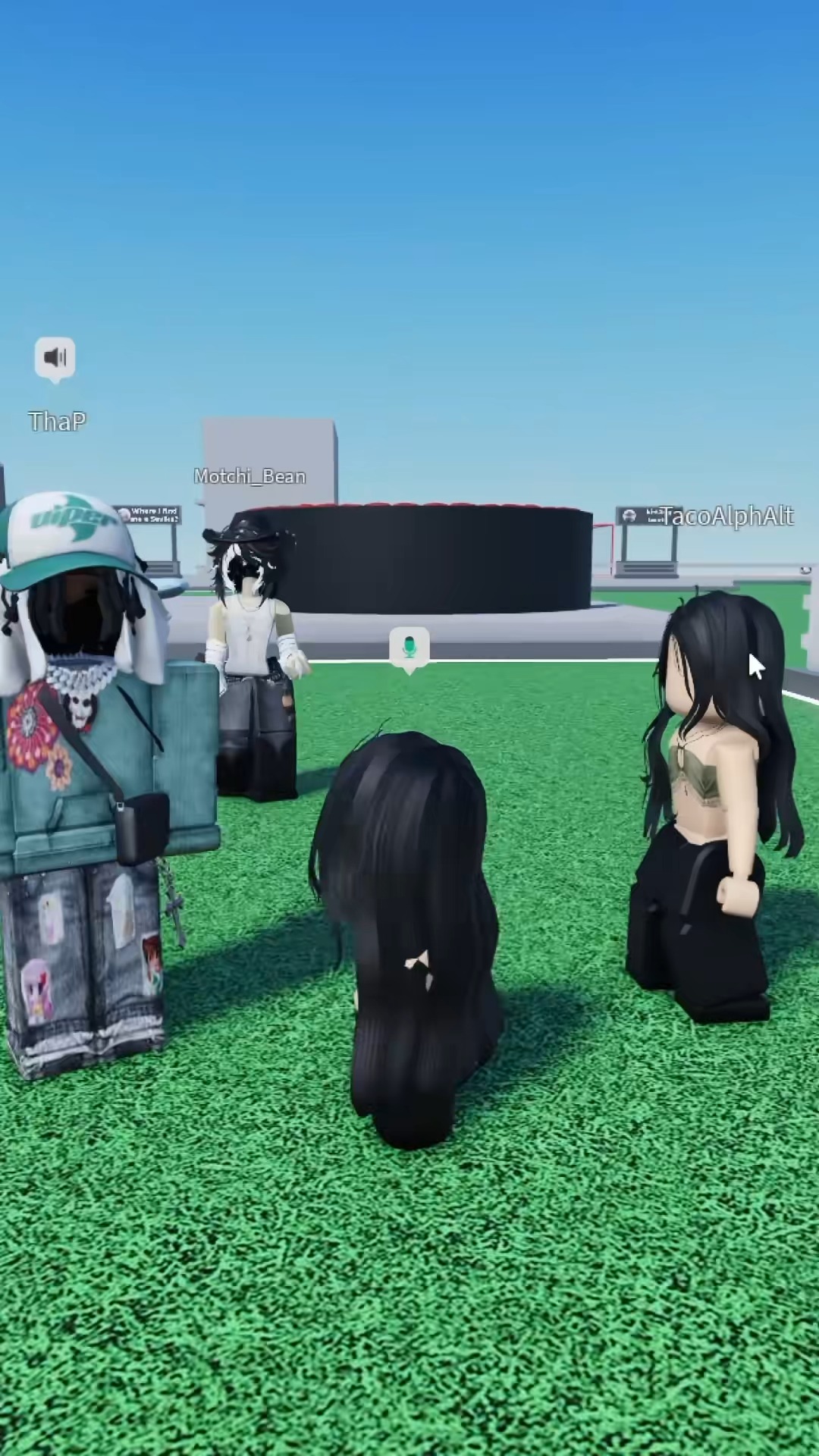 mommy-finds-a-nonchalant-daddy-in-roblox-voice-chat-roblox