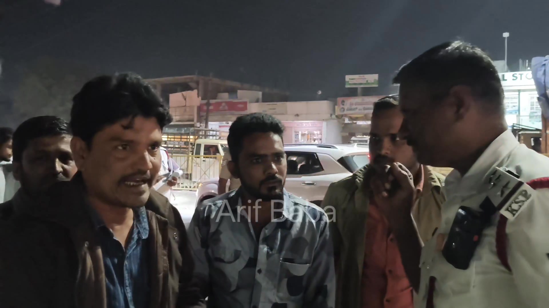 Traffic 2 Police station New Circle inspector instructed to Auto Driver ...