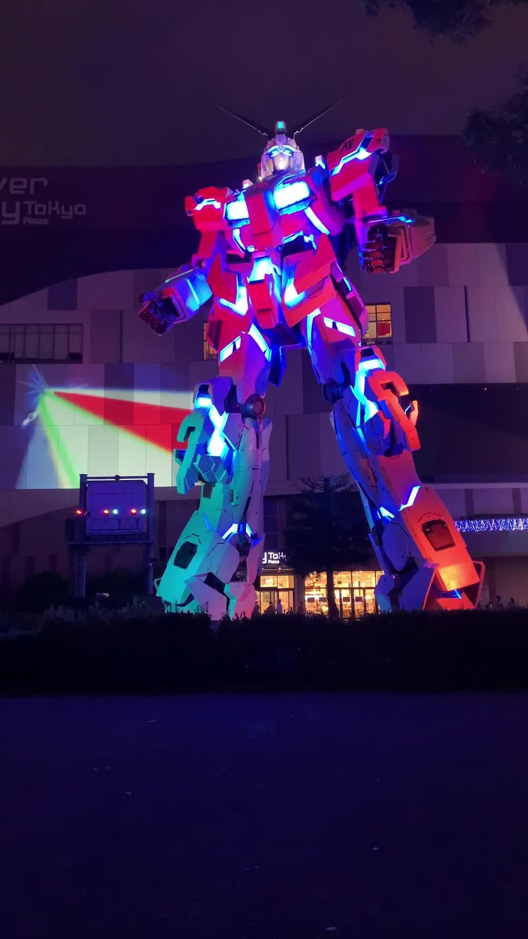 The 1st 1/1 Gundam in Odaiba, Shiokaze Park. 2009.