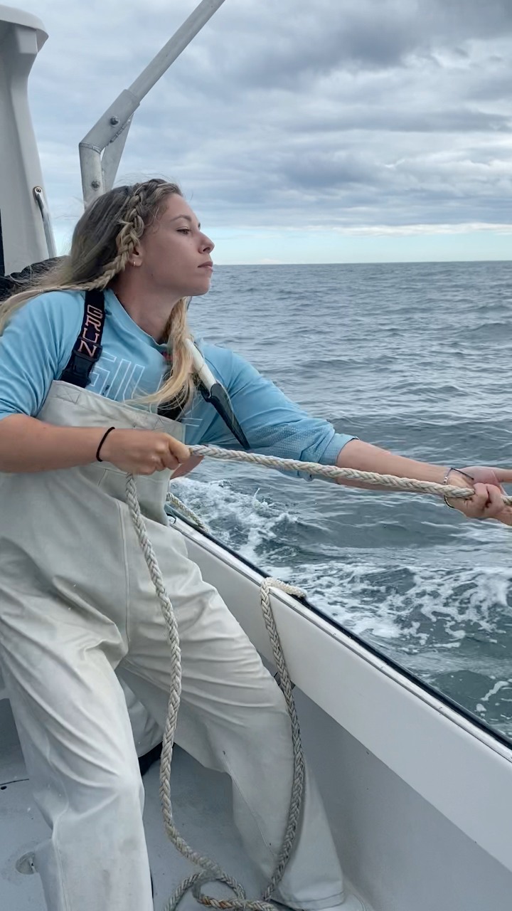 easy hooker for fishing UMT Preparing to remove a hook can be a struggle while trying to navigate holding the fish and work a pair of pliers T.J. Hooker (6-pack)