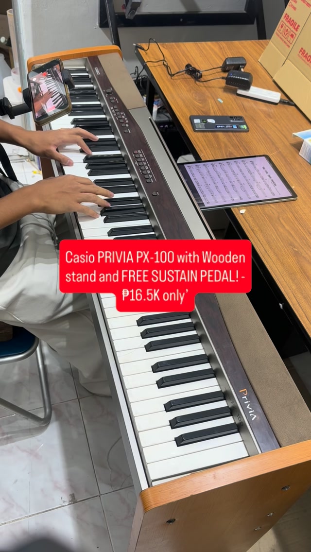 🎹 Casio Privia PX-100 – ₱16,500 Complete setup with wooden stand