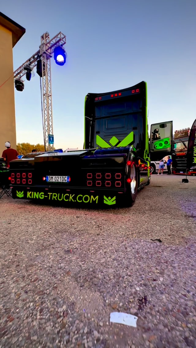 amazing-scania-r-v8-open-pipe-sound-kingtruck-open-day-night-2025