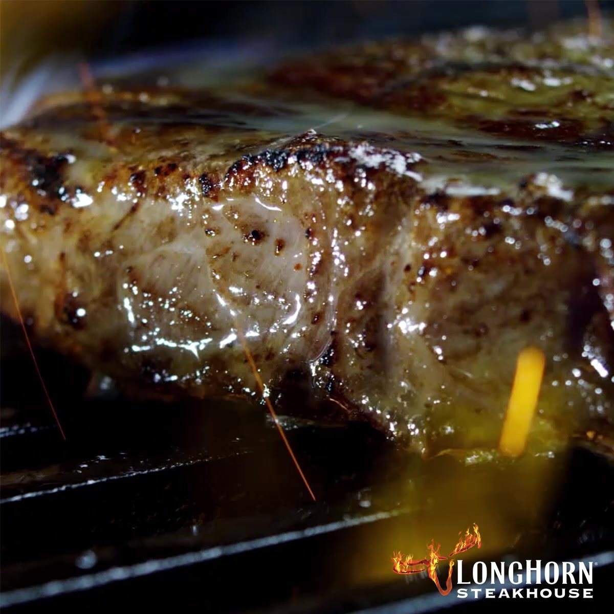 Por algo nuestro Outlaw Ribeye es... - LongHorn Steakhouse PR