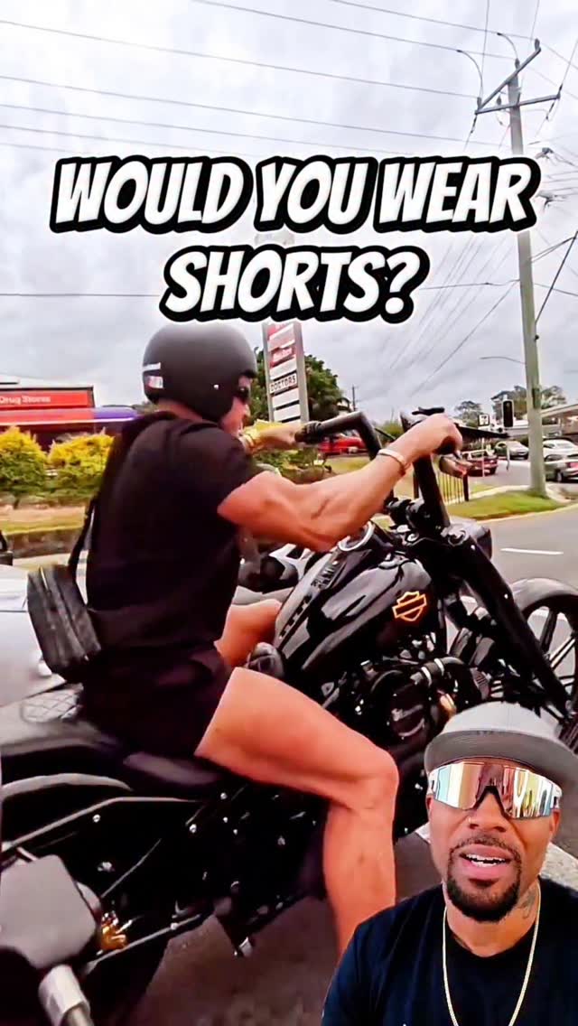 full cover helmet and shorts on motorcycle - Rainbow Short Fur scratches and chips Yes or No to riding