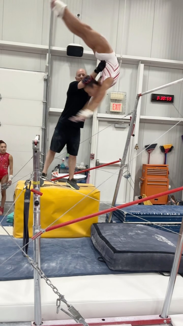 I do it 👊🔥💪 Working on my ping pong 🏓 #idoit #bars #connections #grind ...