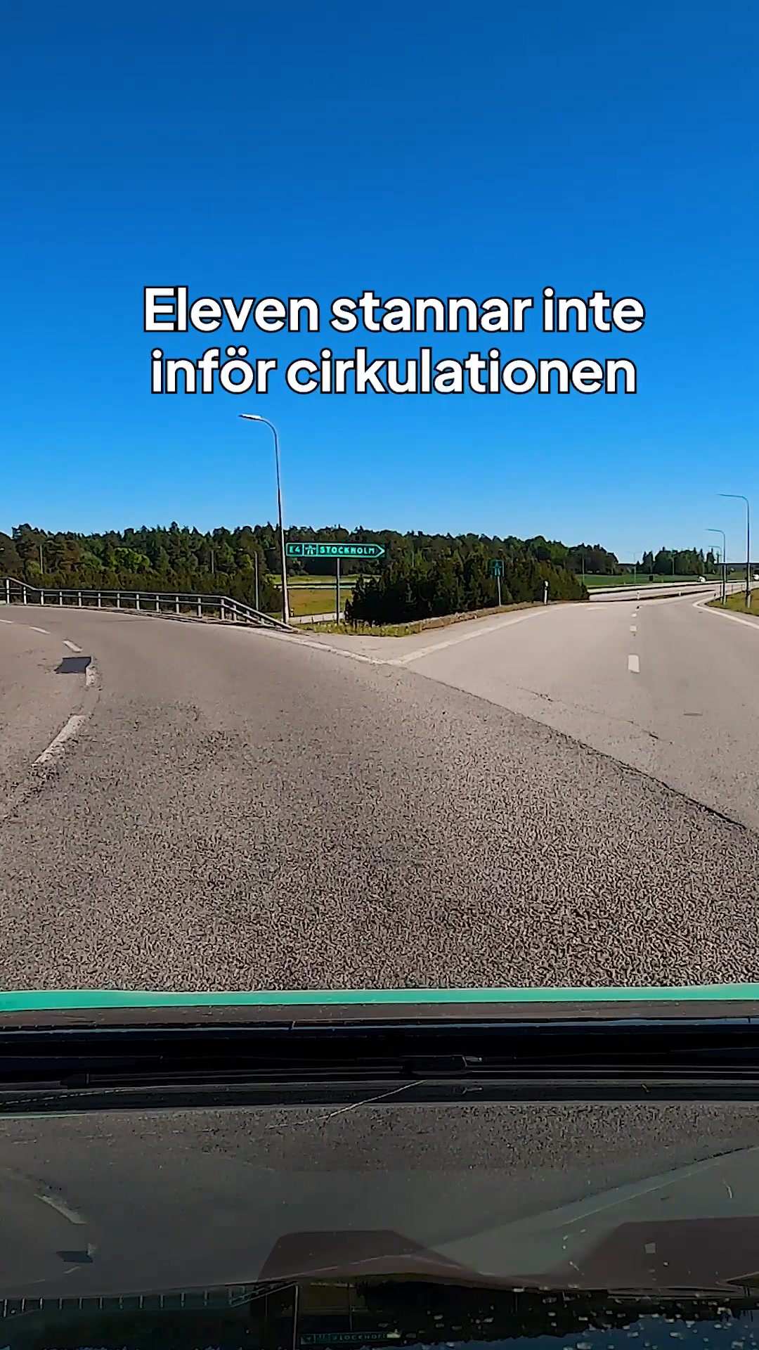 Om det går, gör så på körprovet #cirkulationsplats #körprov #uppkörning ...