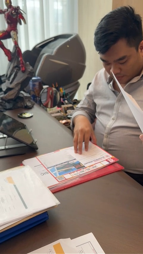 POV: giving your boss random updates 🤣 #GSCINC #officehumor #fyp # ...