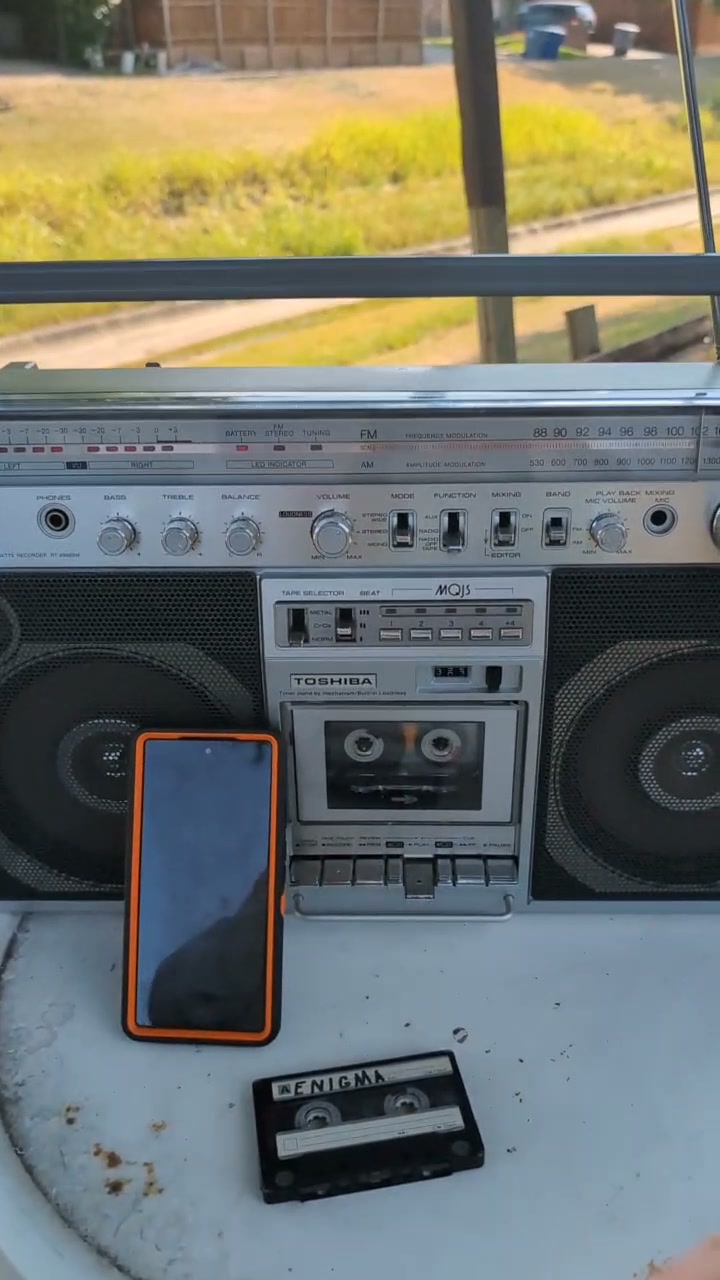 Toshiba rt-8980sm playing 100° in the shade. 3 August 2026 $400