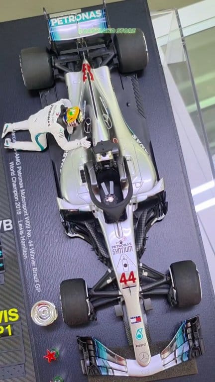 Unboxing 1/18 Spark Formula One Mercedes AMG Petronas W09 No 44