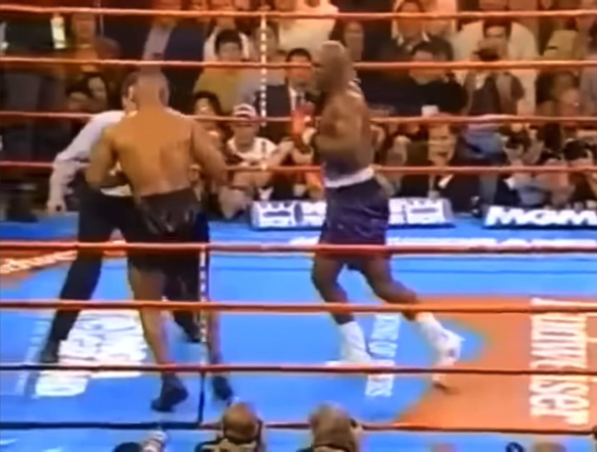 9th NOV 1996 - Tyson v Holyfield 1: Round 11 #miketyson #Tyson