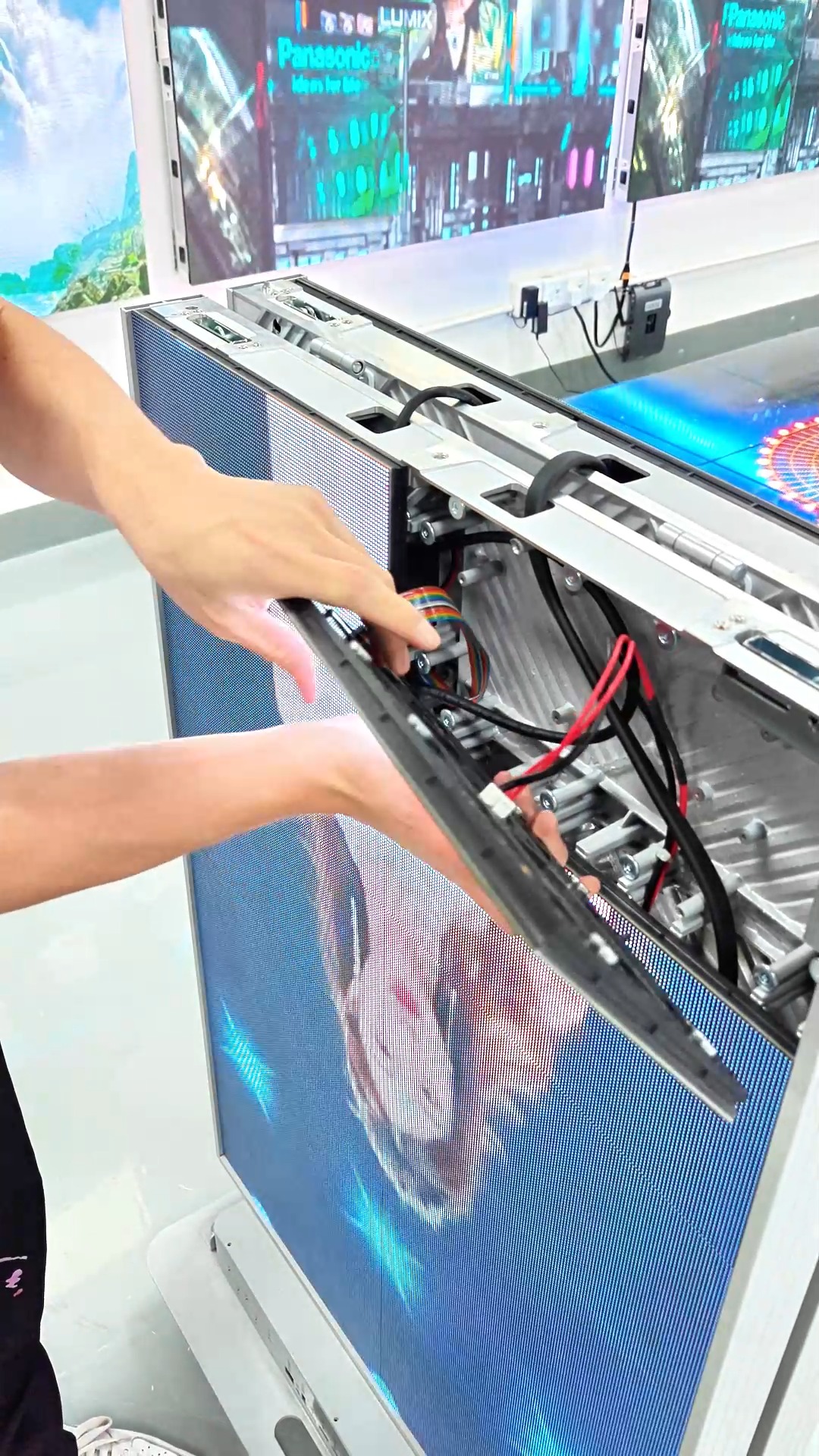 LED folding display suitable for individual merchants. EA1920iP5 ...