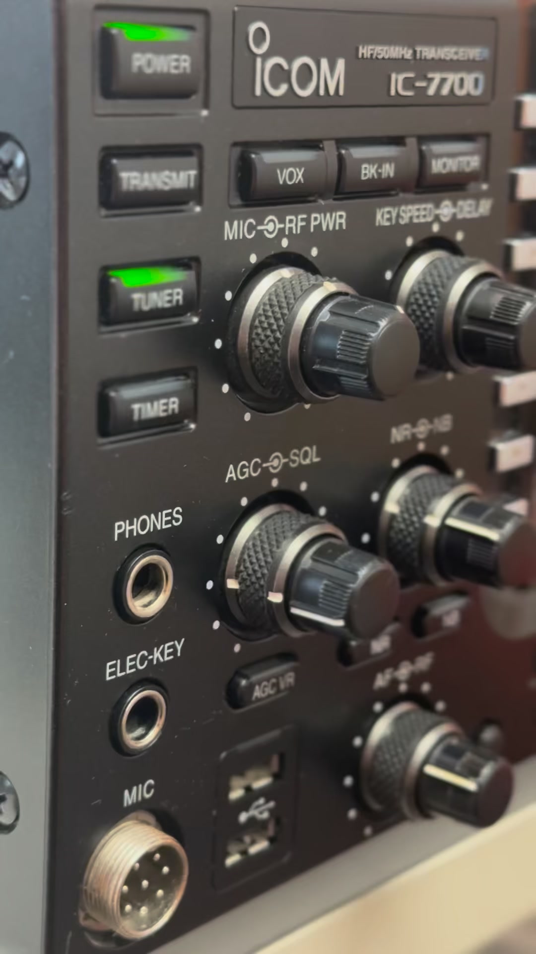 IC-820H – The dual-band powerhouse that turns every contact into a