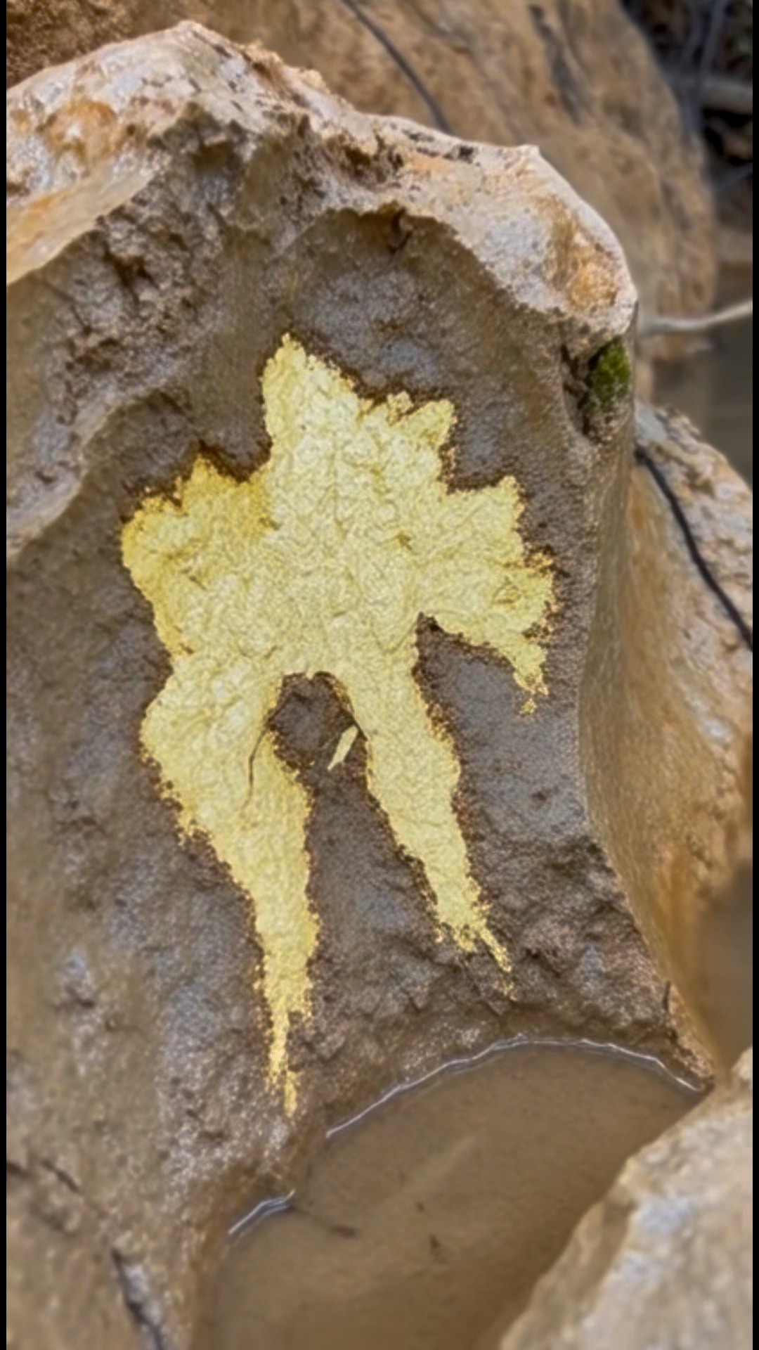 The process of finding gold | finding gold in bedrock fragments ...