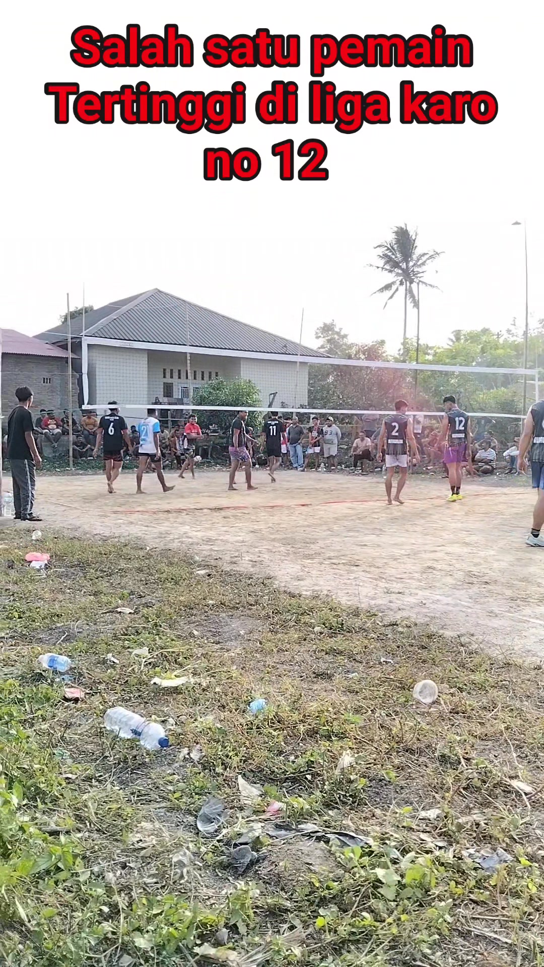 Spike dari Tim Kuta galuh no 12 mulai muncul saat berhadapan Tim Bunga ...