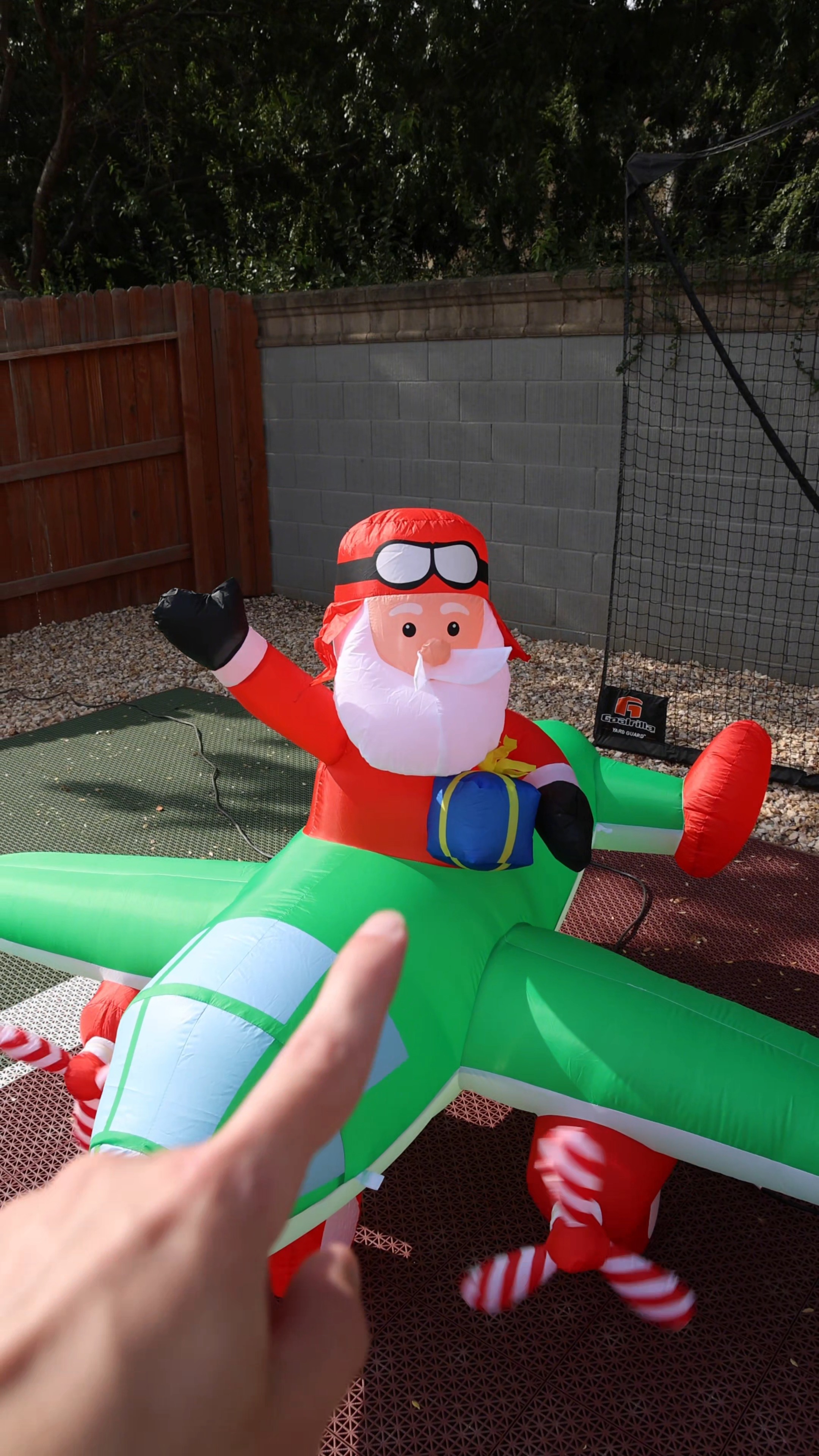 I think I found my new favorite Christmas inflatable for this year. If ...