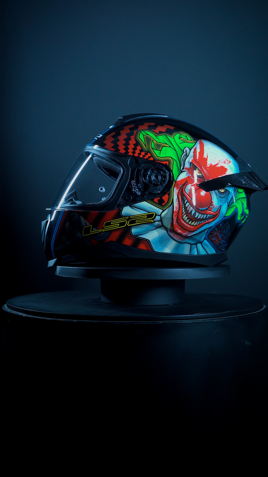 ¡TU VISOR SE ADAPTA, TÚ SOLO ACELERA! ⚡️😎 Presentamos el nuevo LS2 ...