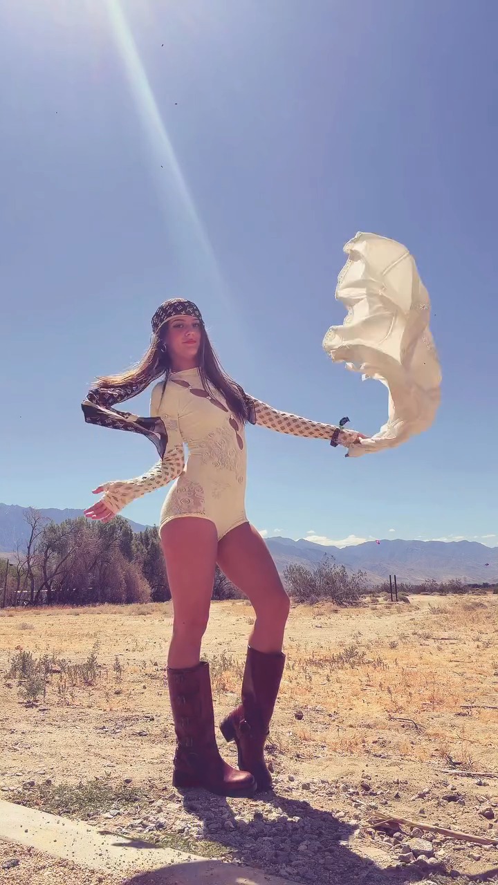 jenny popach green dress Coachella 2026 day 2 fit #coachella | Singing