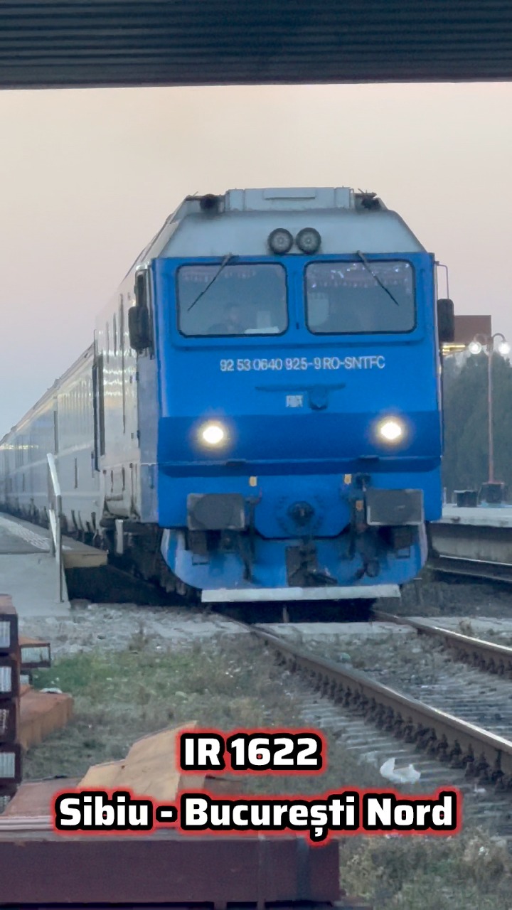 Inter Regio 1622 (Sibiu - Brașov - București Nord) cu locomotiva GM 925 ...