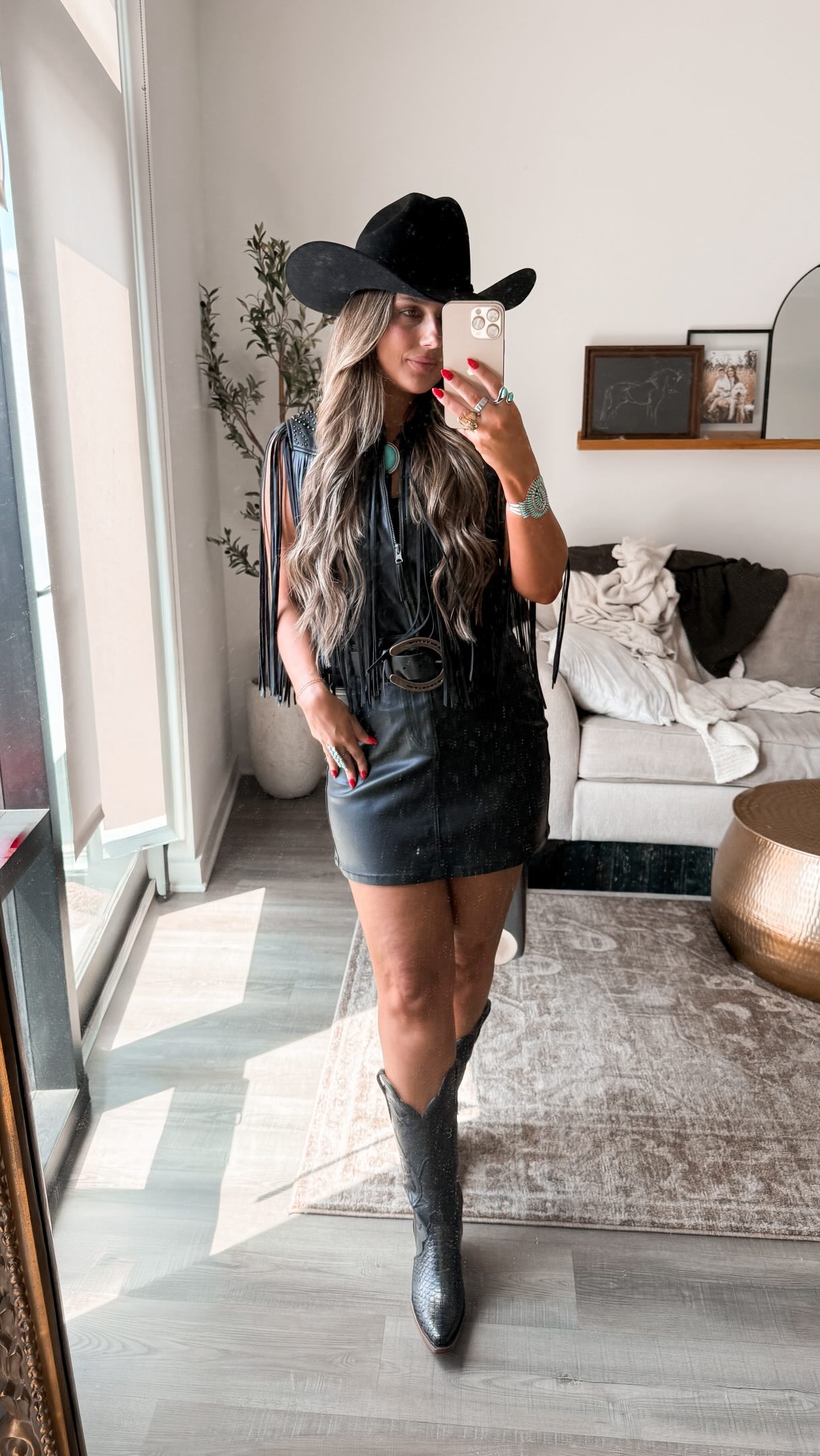 Day 0 stagecoach @boot_barn_official party 🤠. . . custom top @taelored_collection. stylist @lauren.oakes_ . #stagecoach #bootbarn
