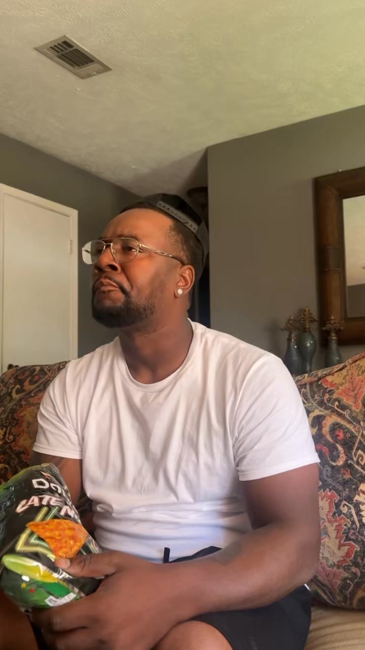 How yo homie be when you don’t want to share food with him #comedy # ...