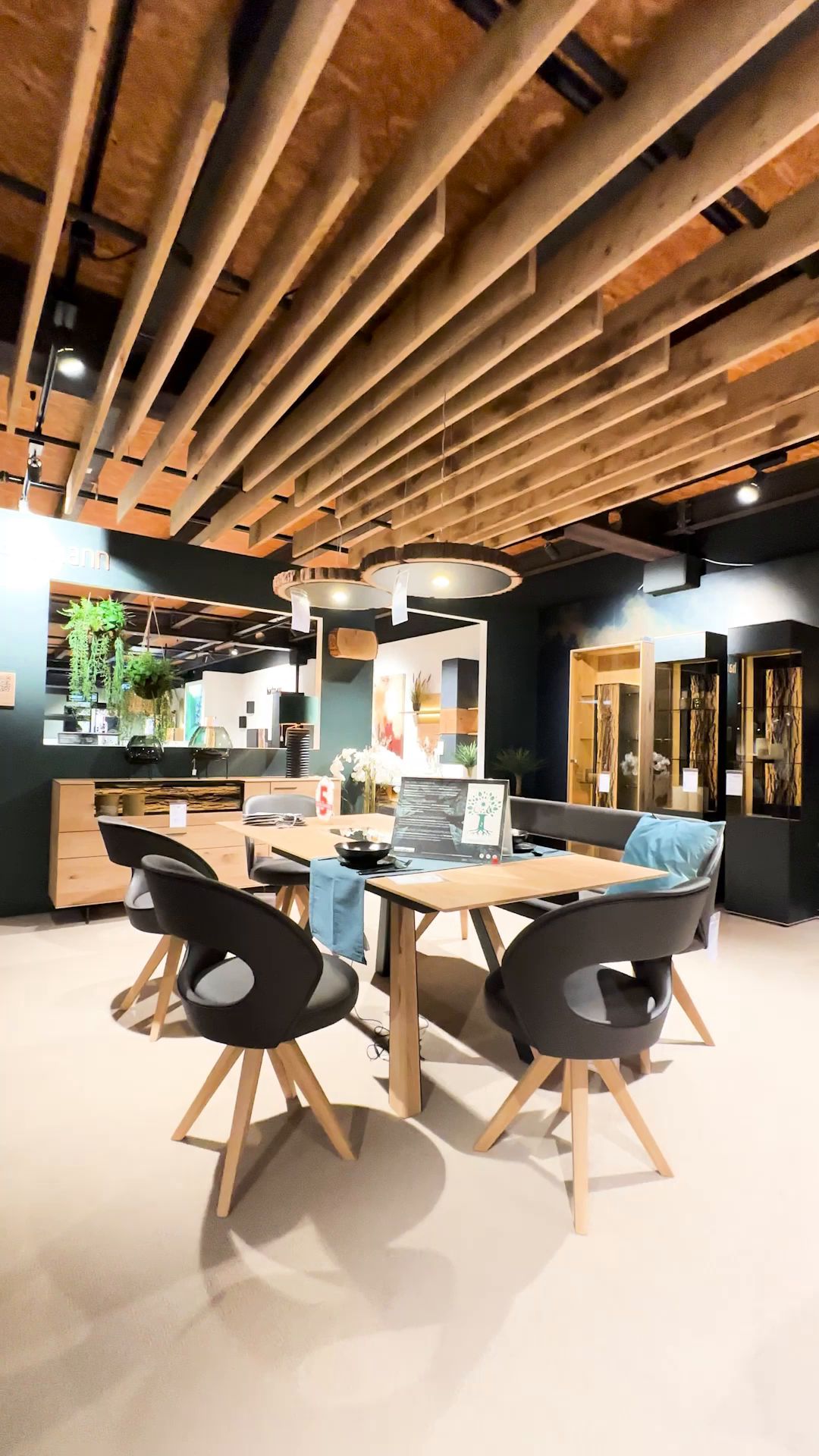 🌟 Unser Interliving Möbelhaus! 🌟, Erlebe die Vielfalt und Individualität unserer Ausstellung, in der wir dir drei einzigartige Bereiche präsentieren. 🛋️✨, Unsere große Auswahl an Möbeln lässt keine