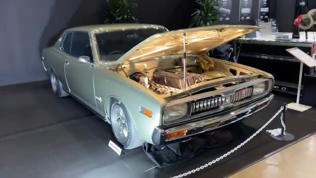 すごい日産セドリックを発見！！ This Nissan Cedric Has An AMAZING