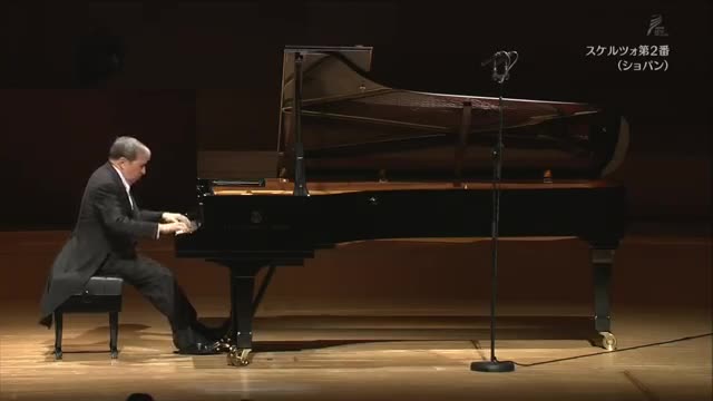 Murray Perahia plays 