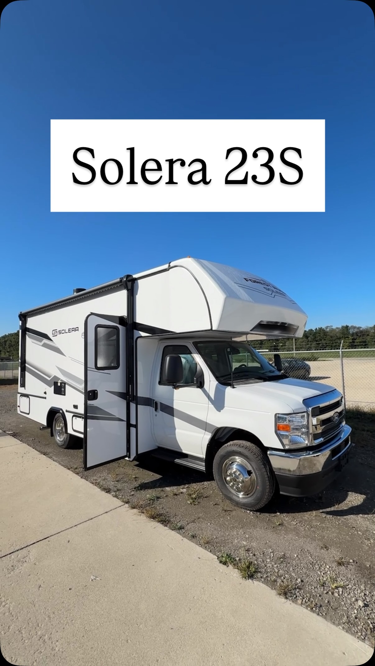 This 23’ 10” class C motorhome features a bed slide, a full kitchen, a ...
