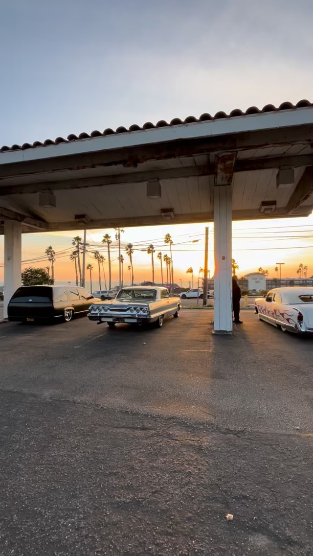 Best way to end the weekend, chillin with some homies catching a sunset ...
