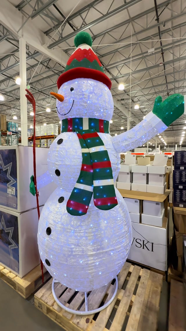 コストコ　スノーマン Check out costco's new 9Ft snowman with snow skis