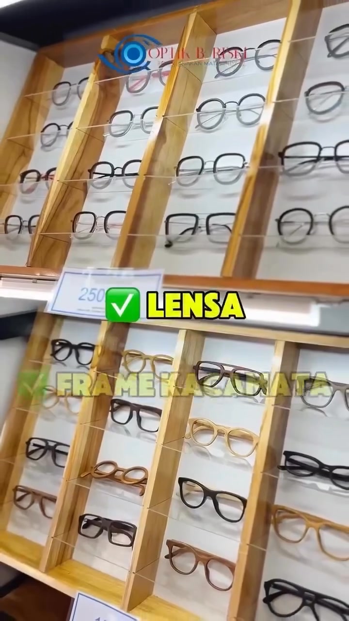 Cuma disini bisa bawa pulang kacamata +lensanya hanya 100ribu aja! Btw ...