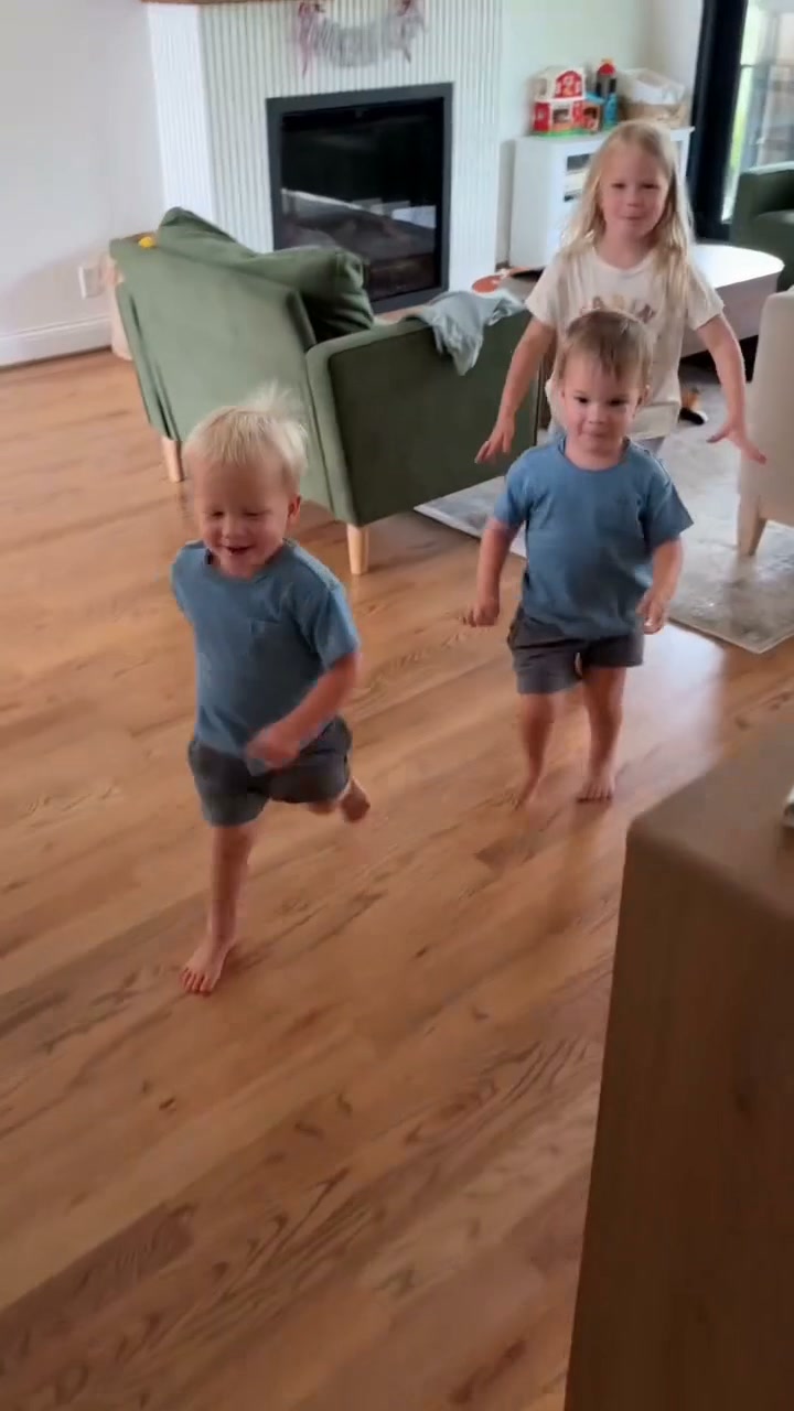 Triplet Rocking Horse: ✓ They are obsessed! They always fight