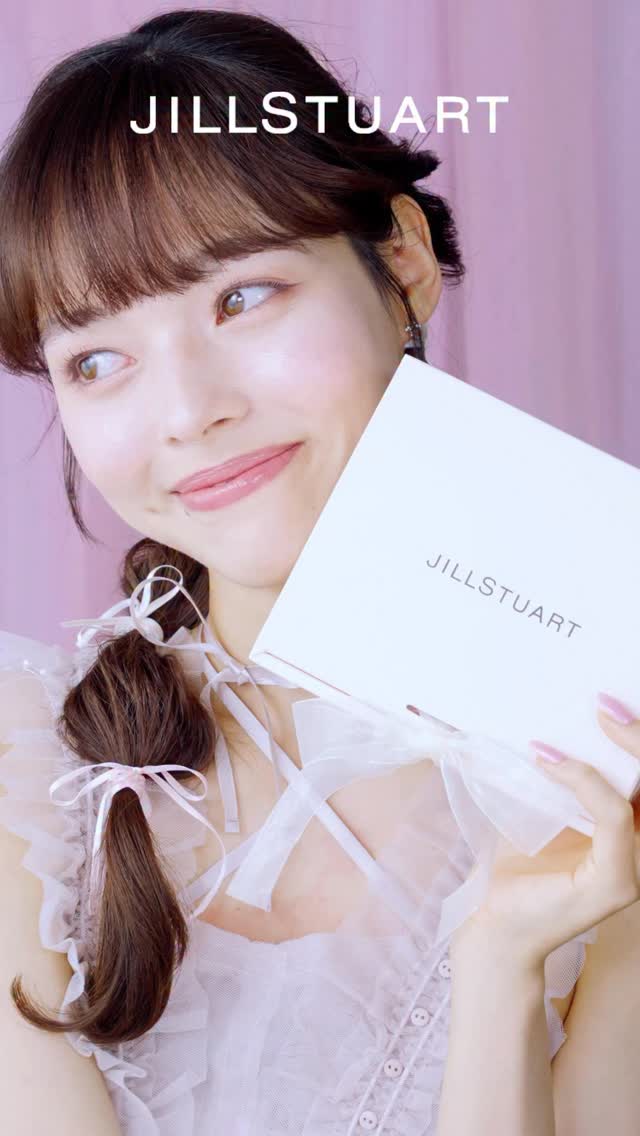 花々や宝石のように可憐な、ジルスチュアートのリップアイテム。 ご