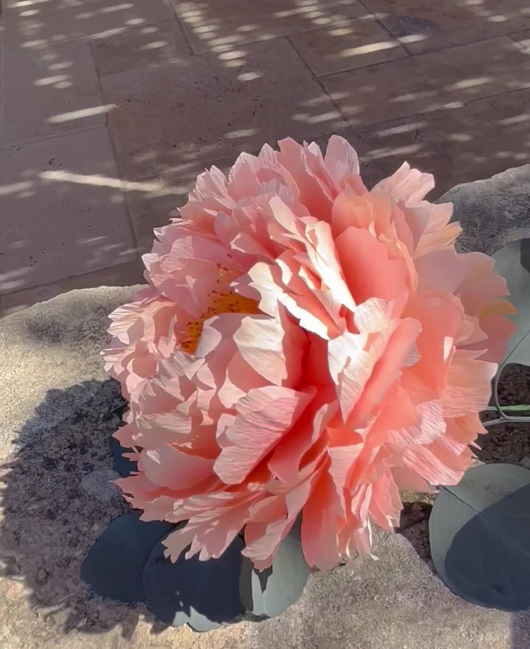 Grosse Fleur En Papier Crépon