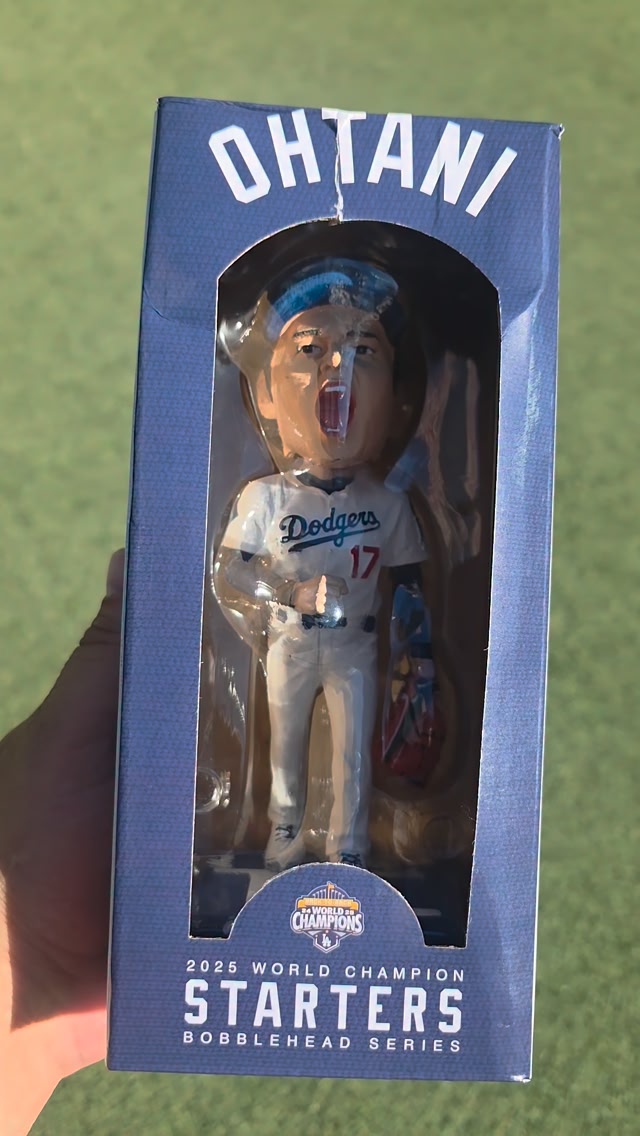 Ohtani's Masterpiece Bobblehead Unboxing! People waited HOURS for