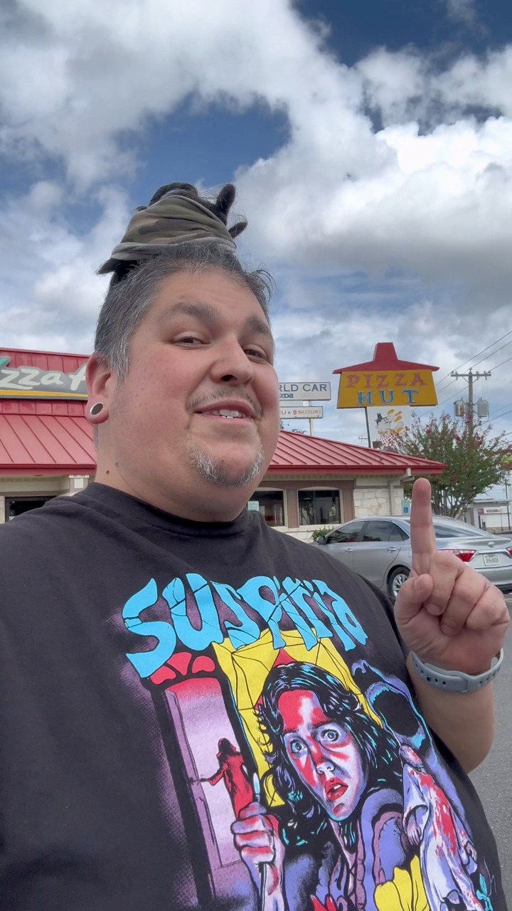 Hey everybody! Meet Pizza Hut Pete!! 🤩 He's located at a Pizza