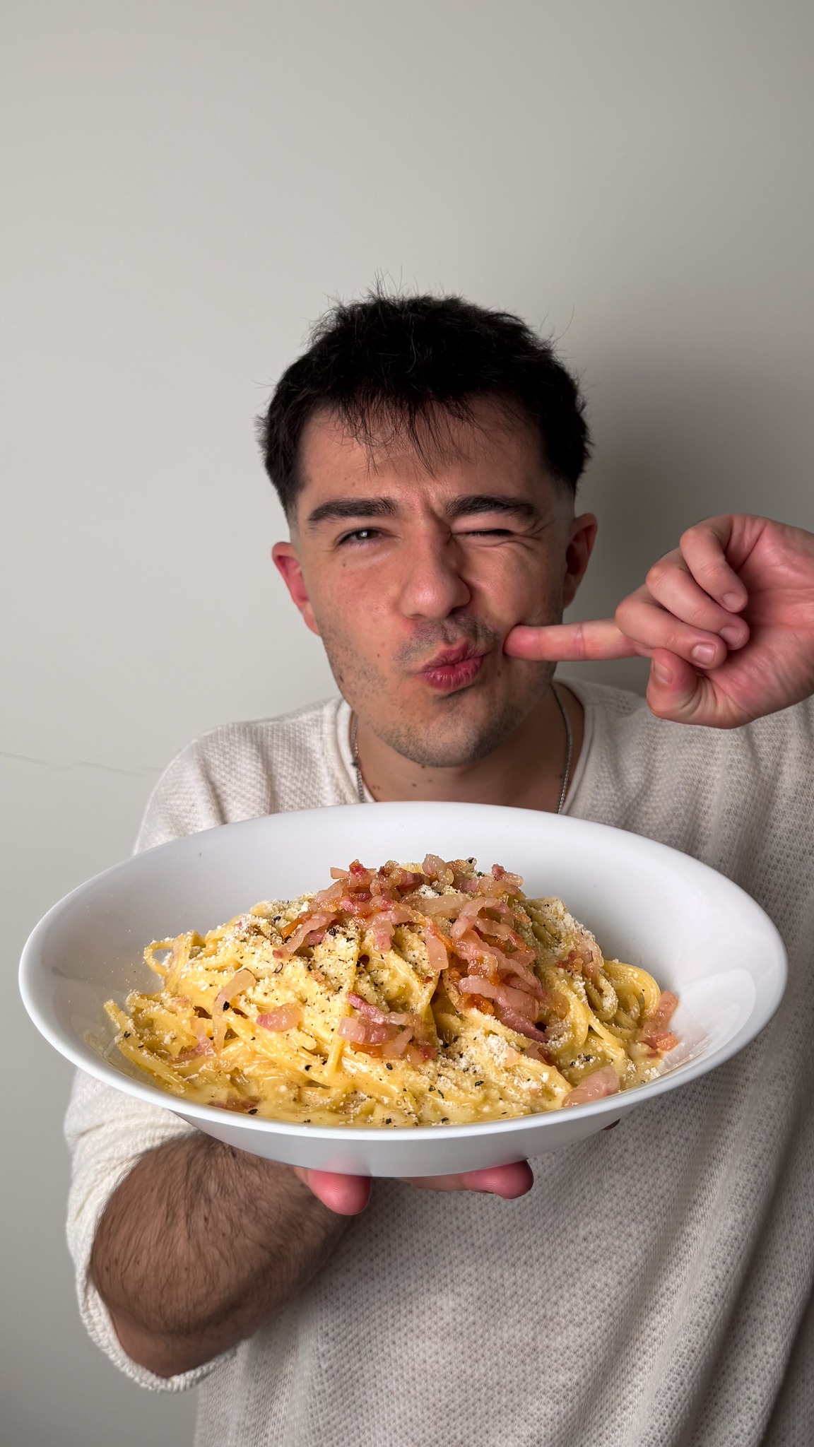 La prima vera ricetta della Carbonara, firmata Aldo Fabrizi 🍝 Grazie ad ...