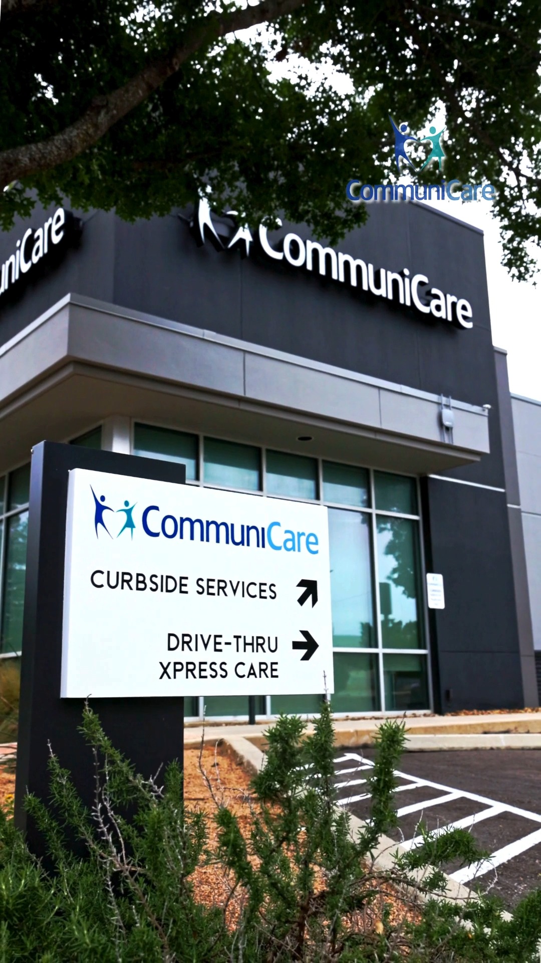 Moms, have you been looking for healthcare that's right for your family and fits perfectly into a busy work and life schedule? Then the CommuniCare Shavano Park Clinic is here for you with quick, 