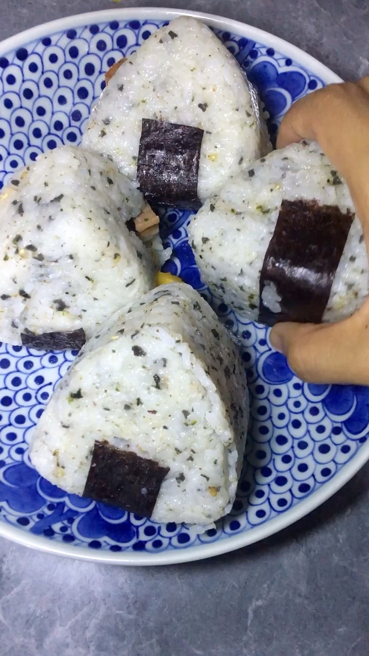 Onigiri #onigirispam #onigiri i #japanesefood #cookingathome