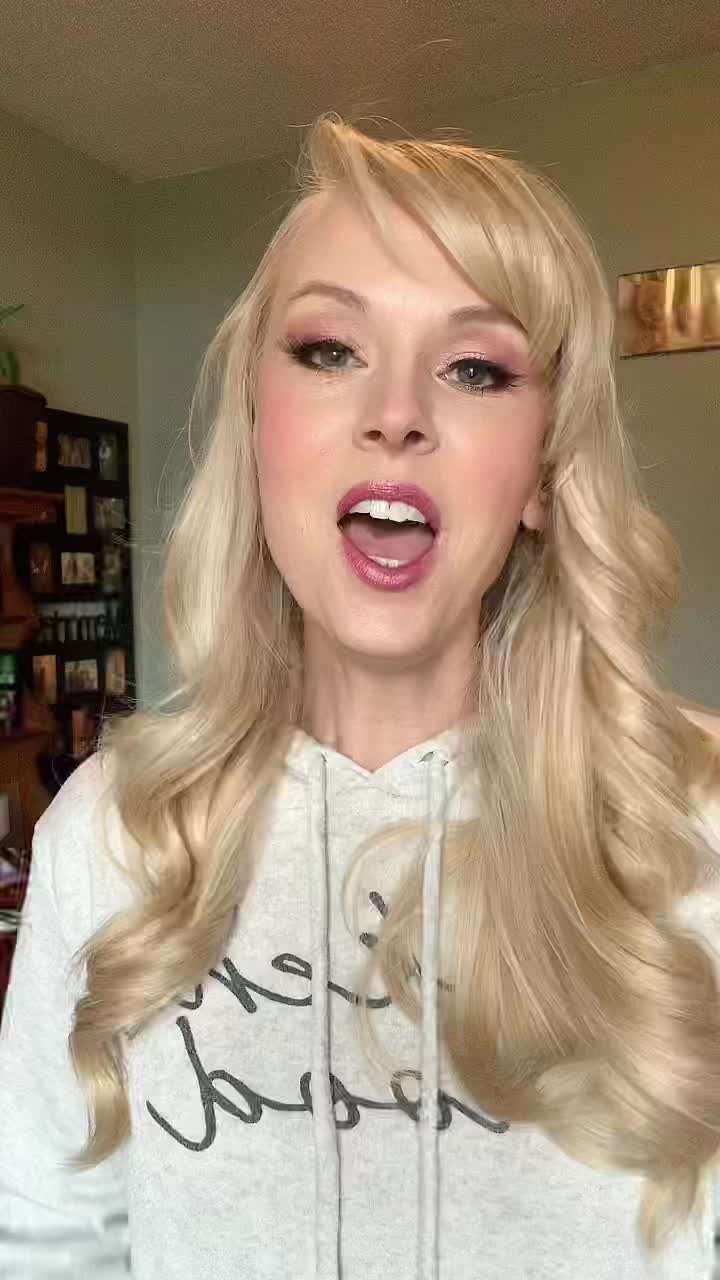 Taneé Lynn Oops 😬