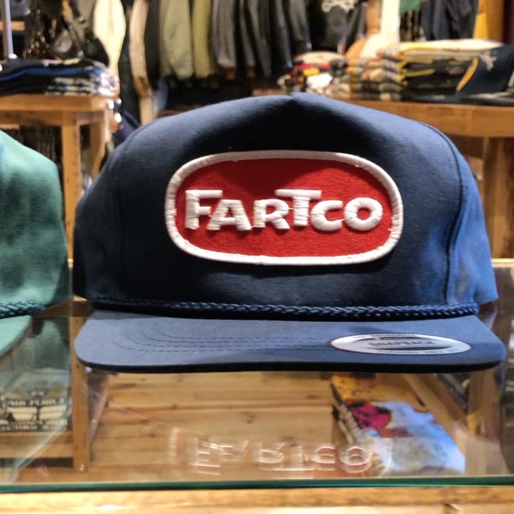 FARTCO SNAPBACK CAP. . 人気のFARTCO. . カラーによっては残り1個に